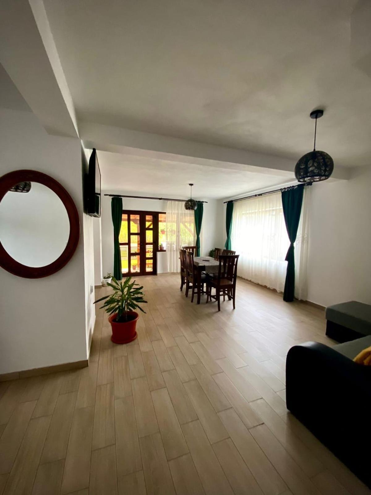 Casa Alex Hotel Curtea De Arges Bagian luar foto