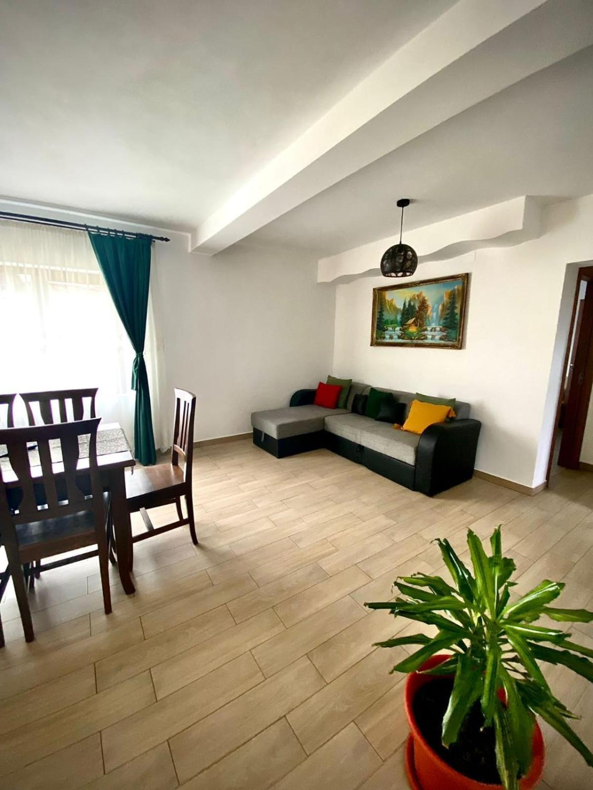 Casa Alex Hotel Curtea De Arges Bagian luar foto