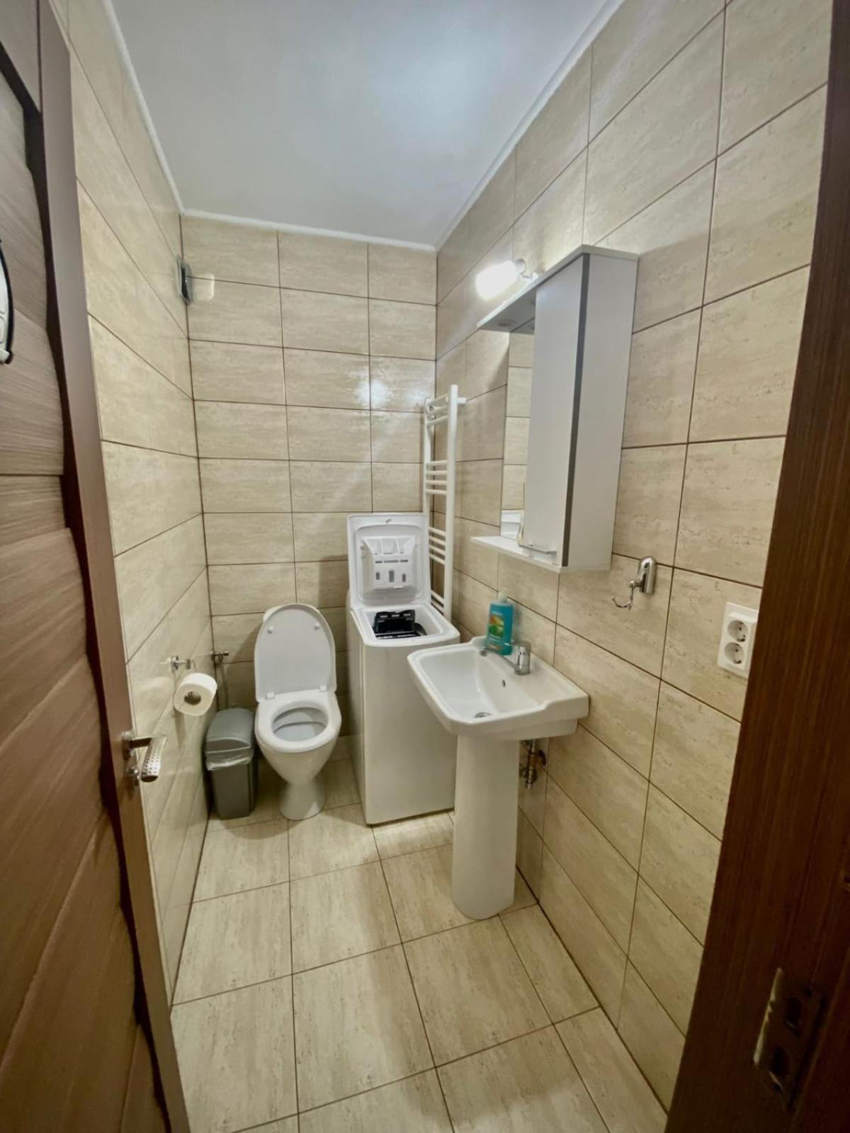 Casa Alex Hotel Curtea De Arges Bagian luar foto