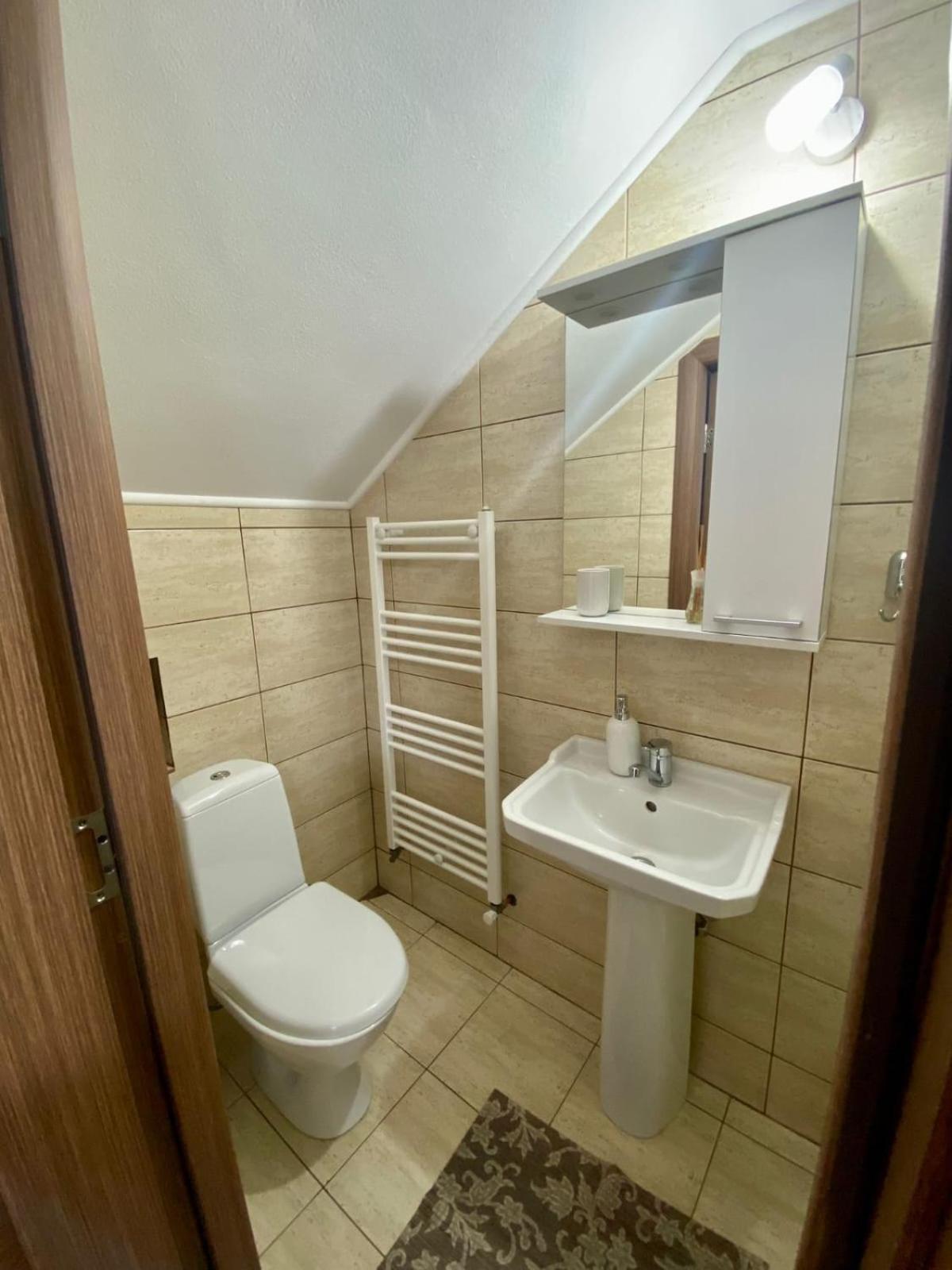 Casa Alex Hotel Curtea De Arges Bagian luar foto