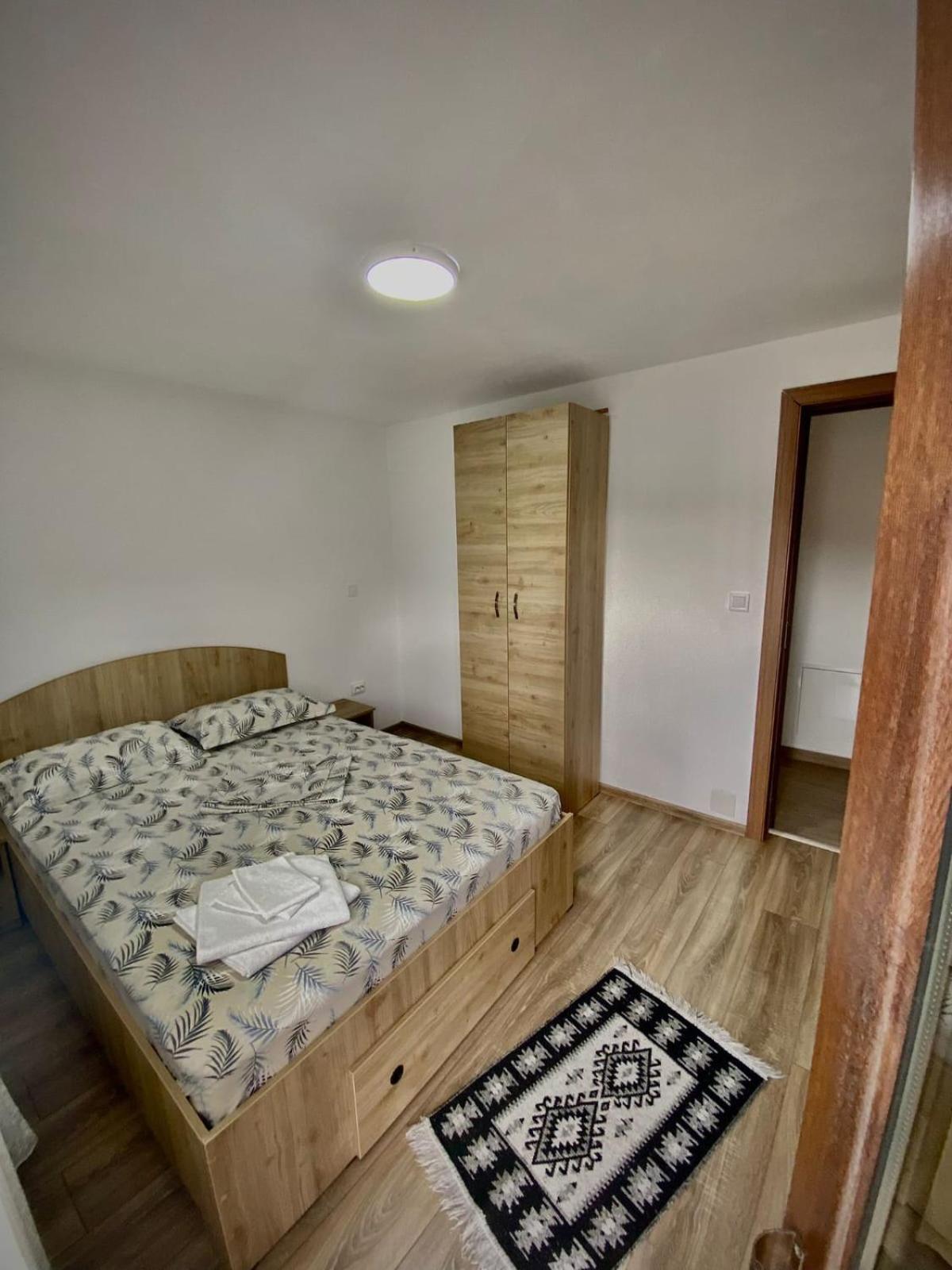 Casa Alex Hotel Curtea De Arges Bagian luar foto