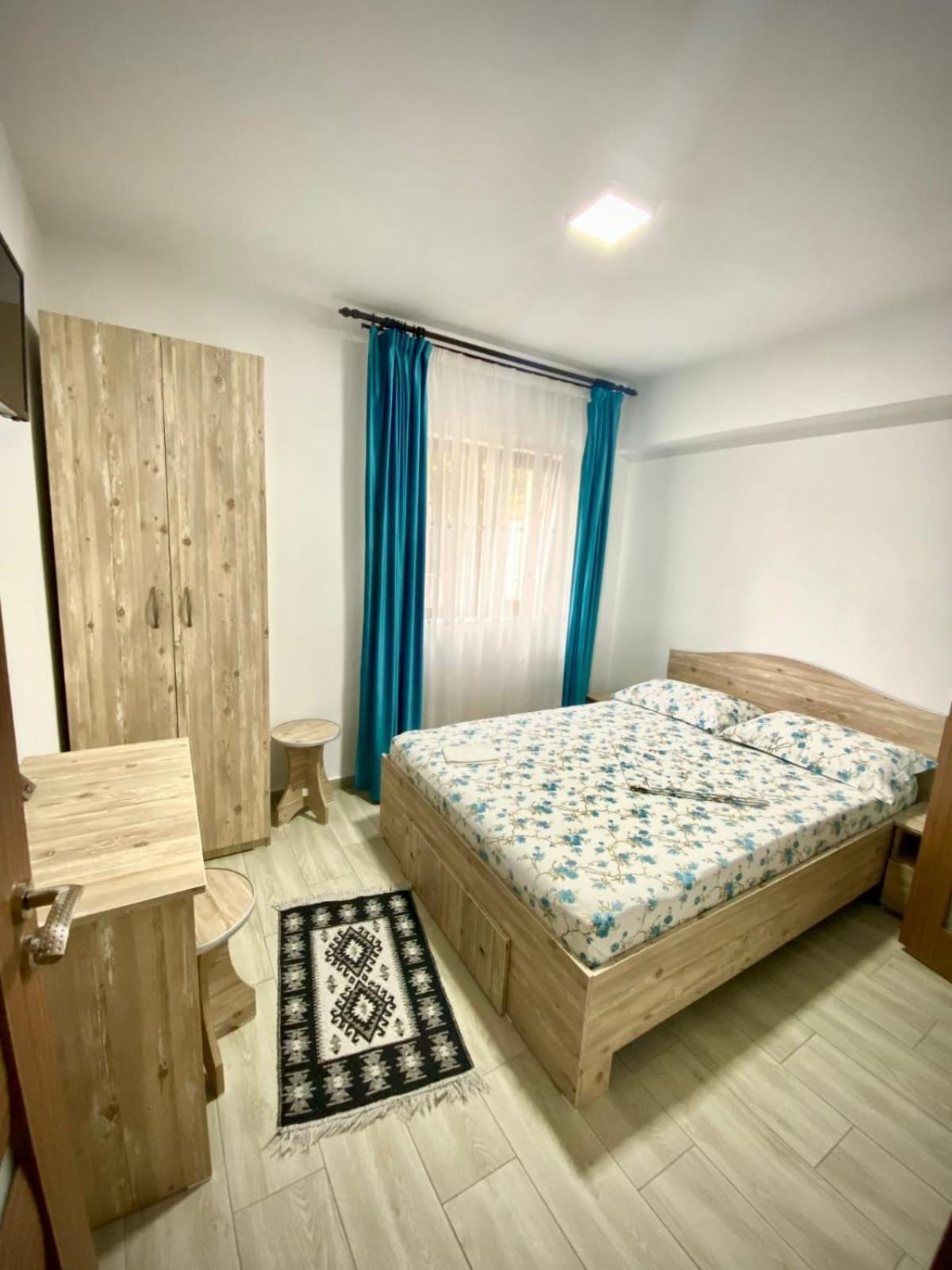 Casa Alex Hotel Curtea De Arges Bagian luar foto